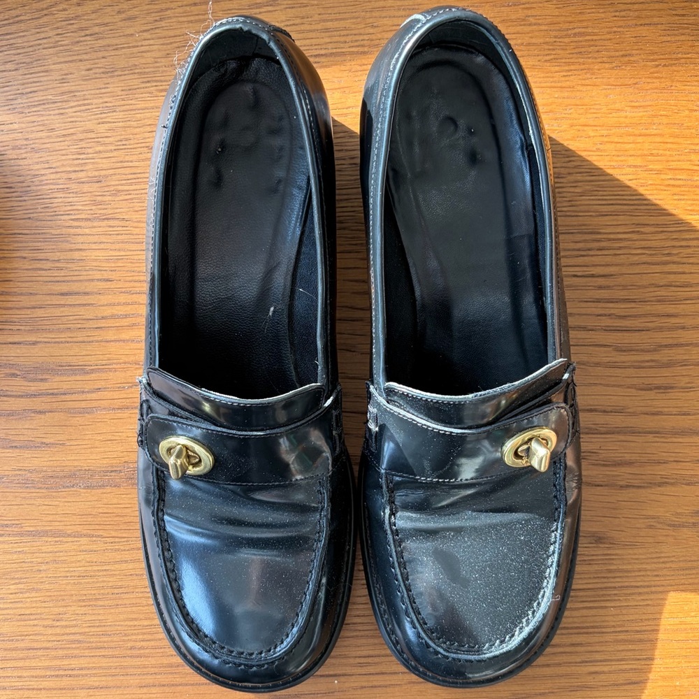 COACH Vintage Women’s Geri Loafers with gold turn lock buckle detail - size 7.5